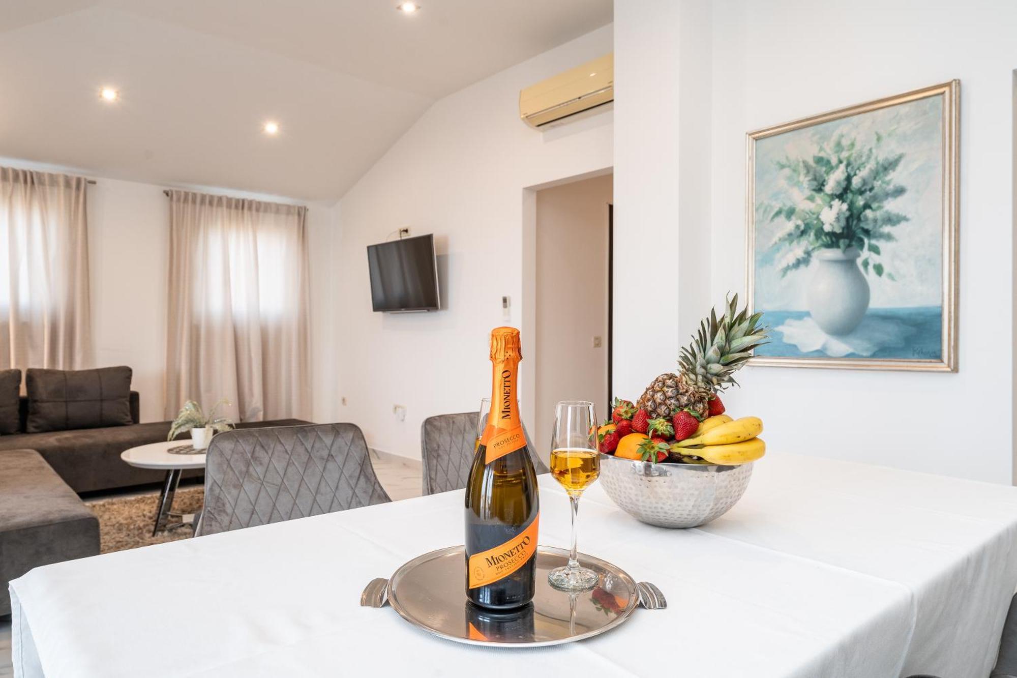 Apartments Very Good Life Преко Экстерьер фото